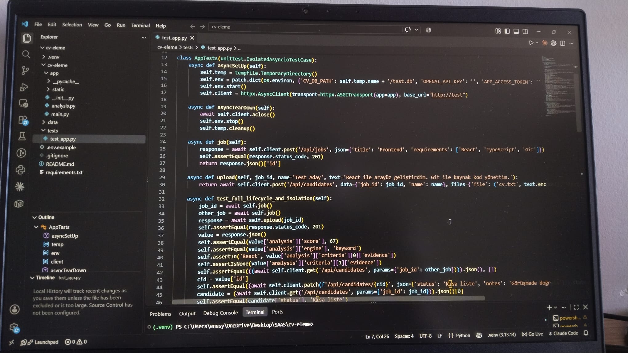 Bir proje görüntüsü: Python projesinin test kodları üzerinde çalışırken